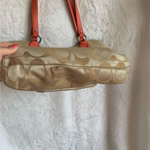 Coach Signature Belle Carryall - Picture 5 of 10